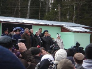 На митинге